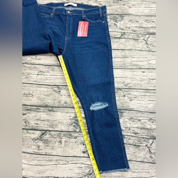 Levi's Women's Heritage High Rise Jeans, Size 20 W35, Distressed Knee, Raw Hem - Picture 5 of 14